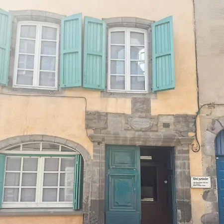 élégance, Confort à L'hôtel Particulier D'aurillac Aurillac