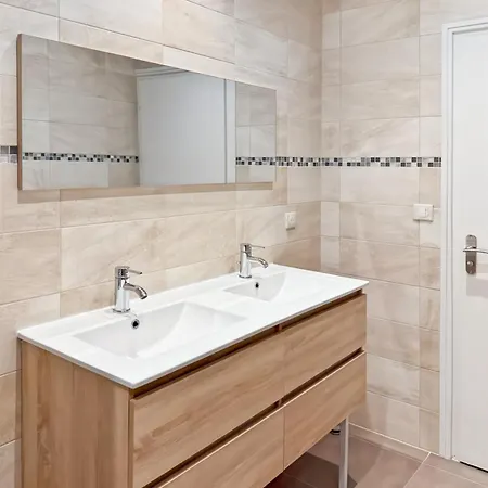 95m2 - 3ch, 3 Lits - Centre - Wifi * Οριγιάκ